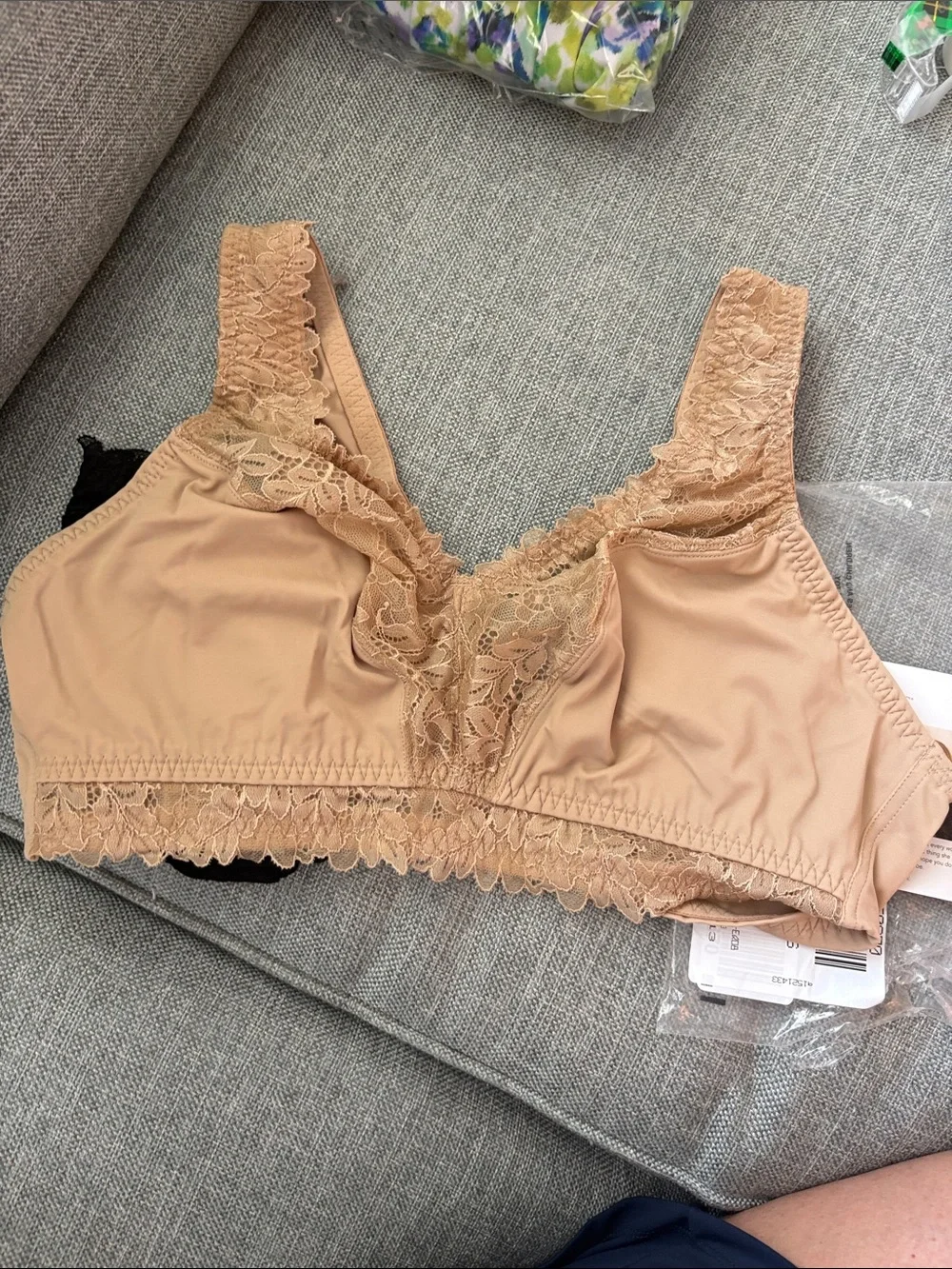Breezies Black & Nude Lace-Trim Soft Support Wirefree Bra XL. - Picture 3 of 7